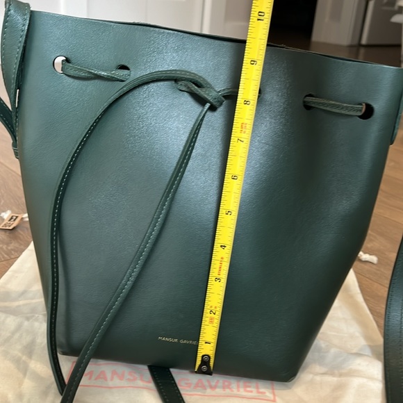 Mansur Gavriel iconic bucket bag in Forest Green - Picture 10 of 11